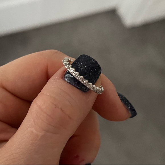 Solid white gold ring - Picture 3 of 4